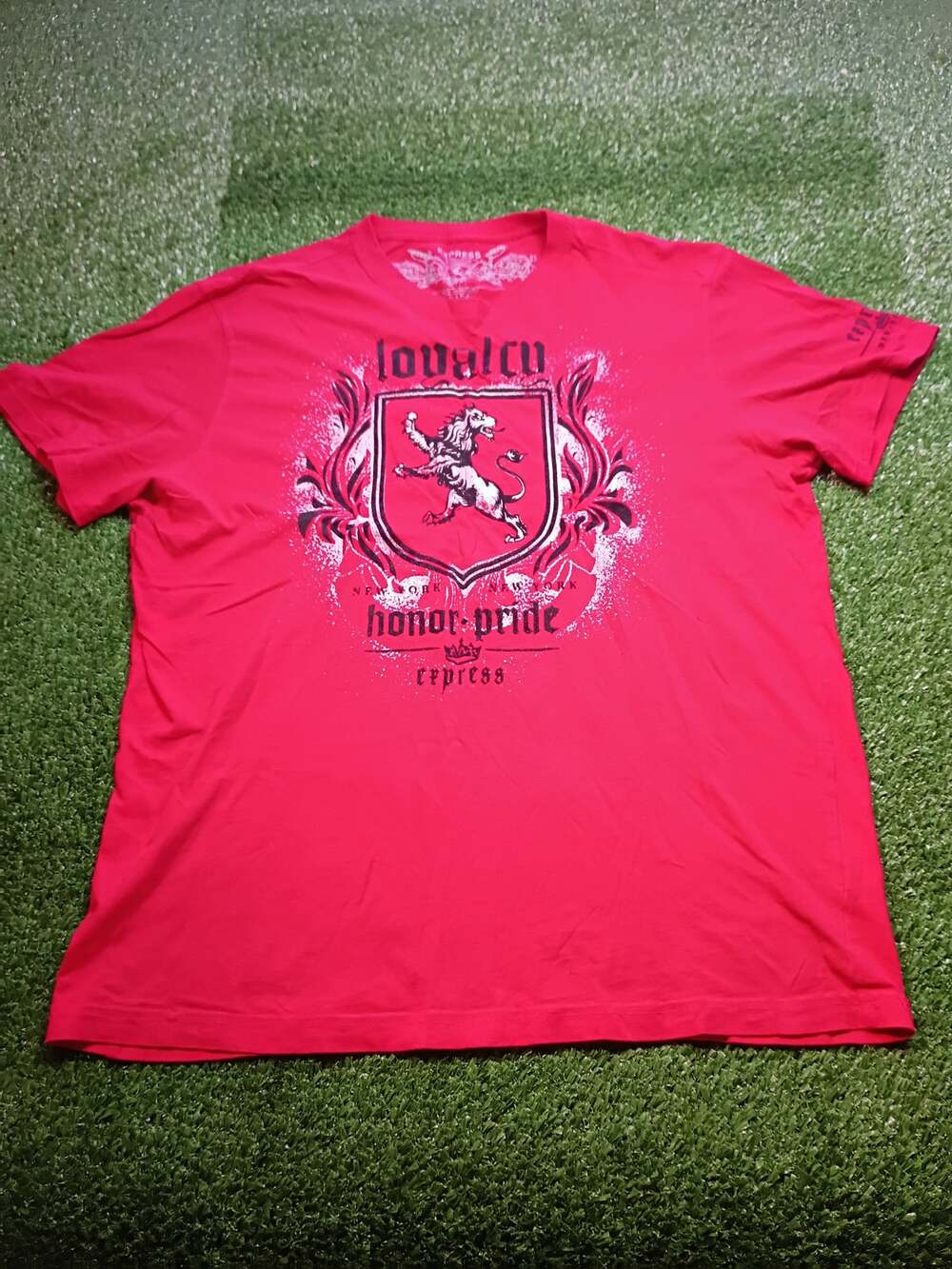 Express Red "Loyalty Honor Pride" Lion Crest Graphic Tee XL
